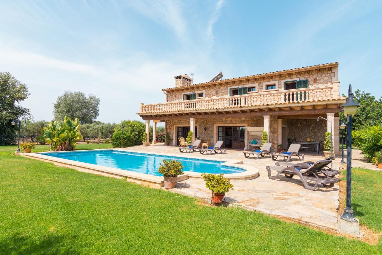Villa Lagoon Sa Pobla Buitenkant foto