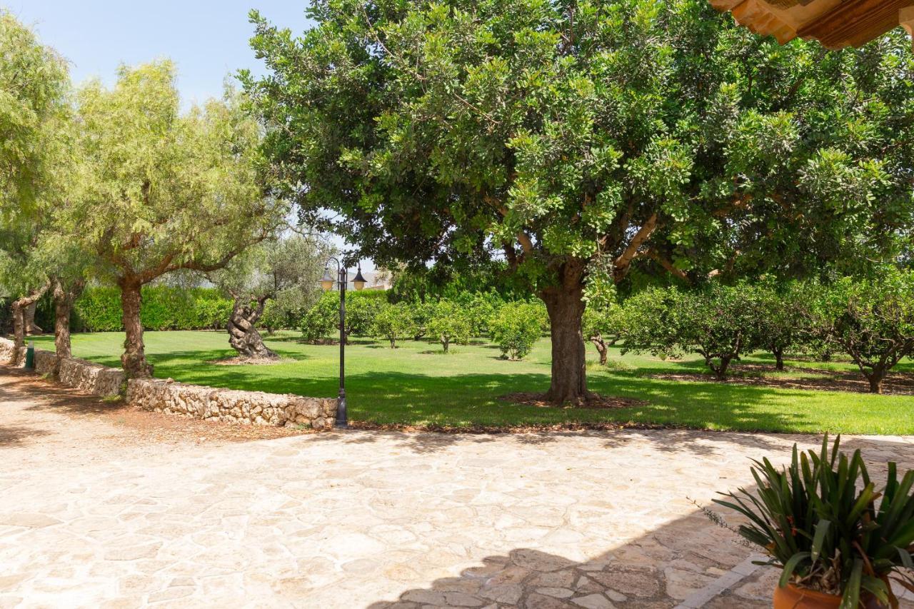 Villa Lagoon Sa Pobla Buitenkant foto
